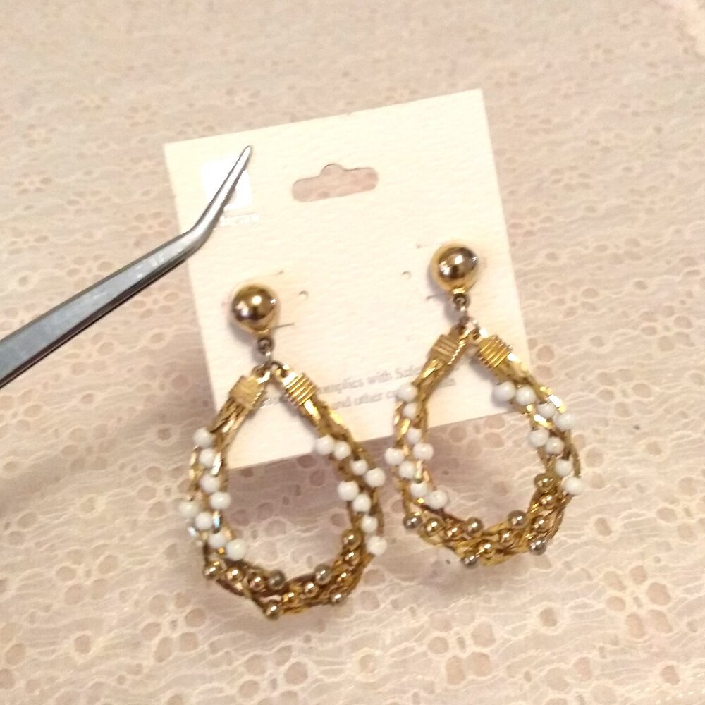 Vintage White Gold Beads Gold Tone Dangle Oval Drop Earrings